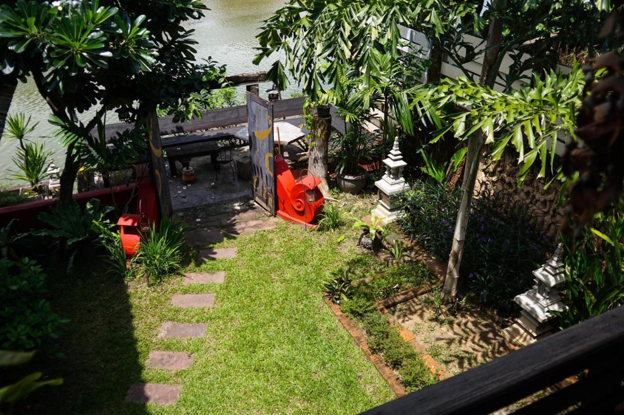 The Riverside Guest House Lampang Exteriör bild