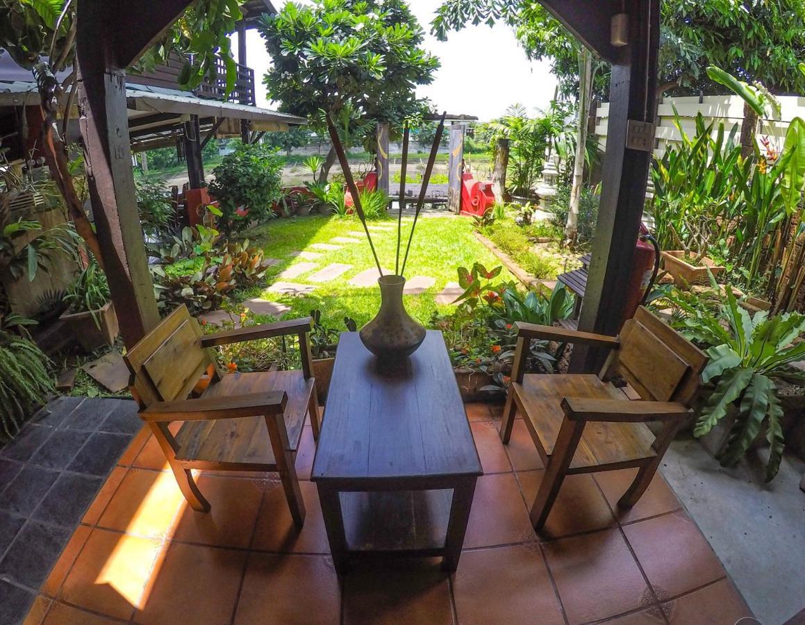 The Riverside Guest House Lampang Exteriör bild