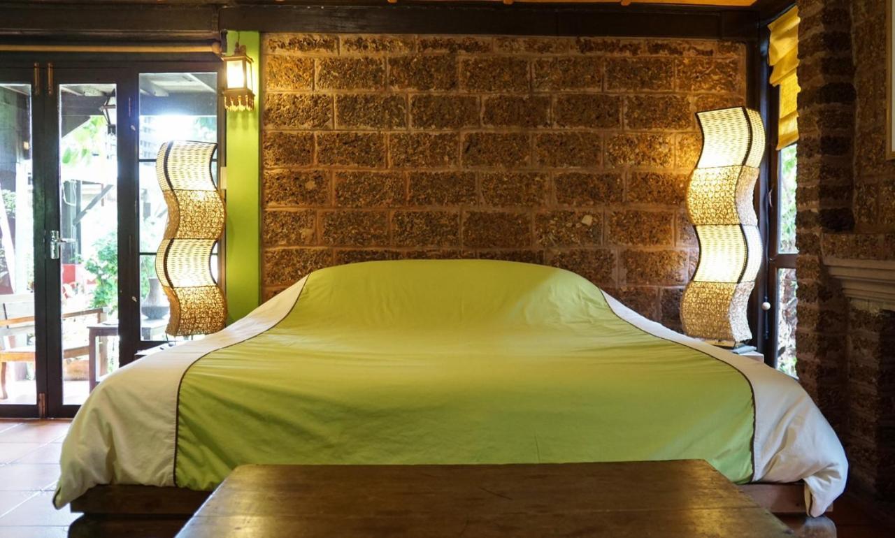 The Riverside Guest House Lampang Exteriör bild