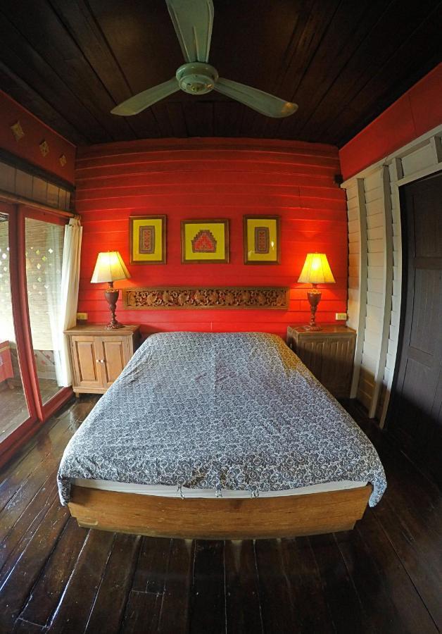 The Riverside Guest House Lampang Exteriör bild