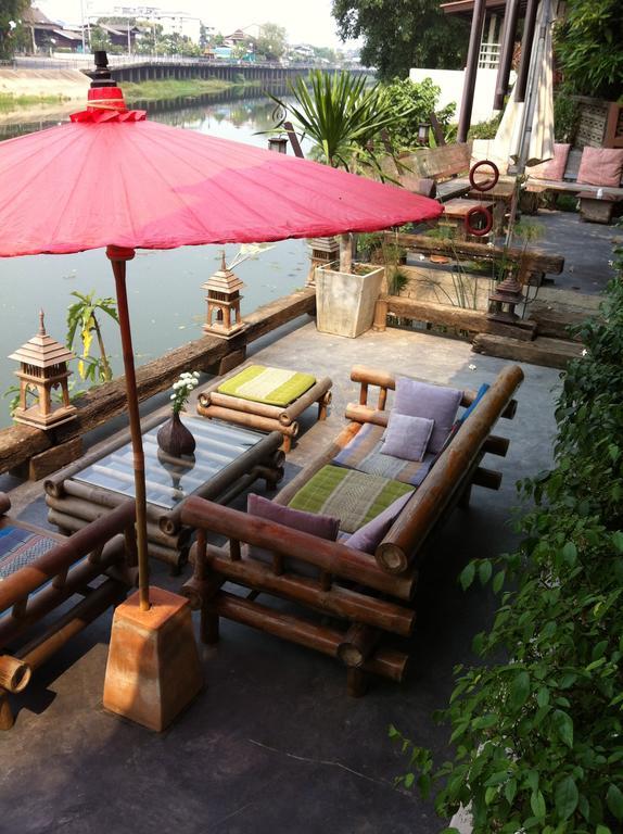 The Riverside Guest House Lampang Exteriör bild