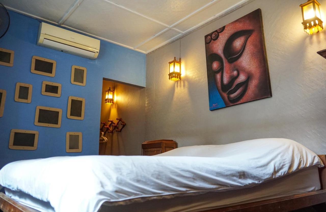 The Riverside Guest House Lampang Exteriör bild
