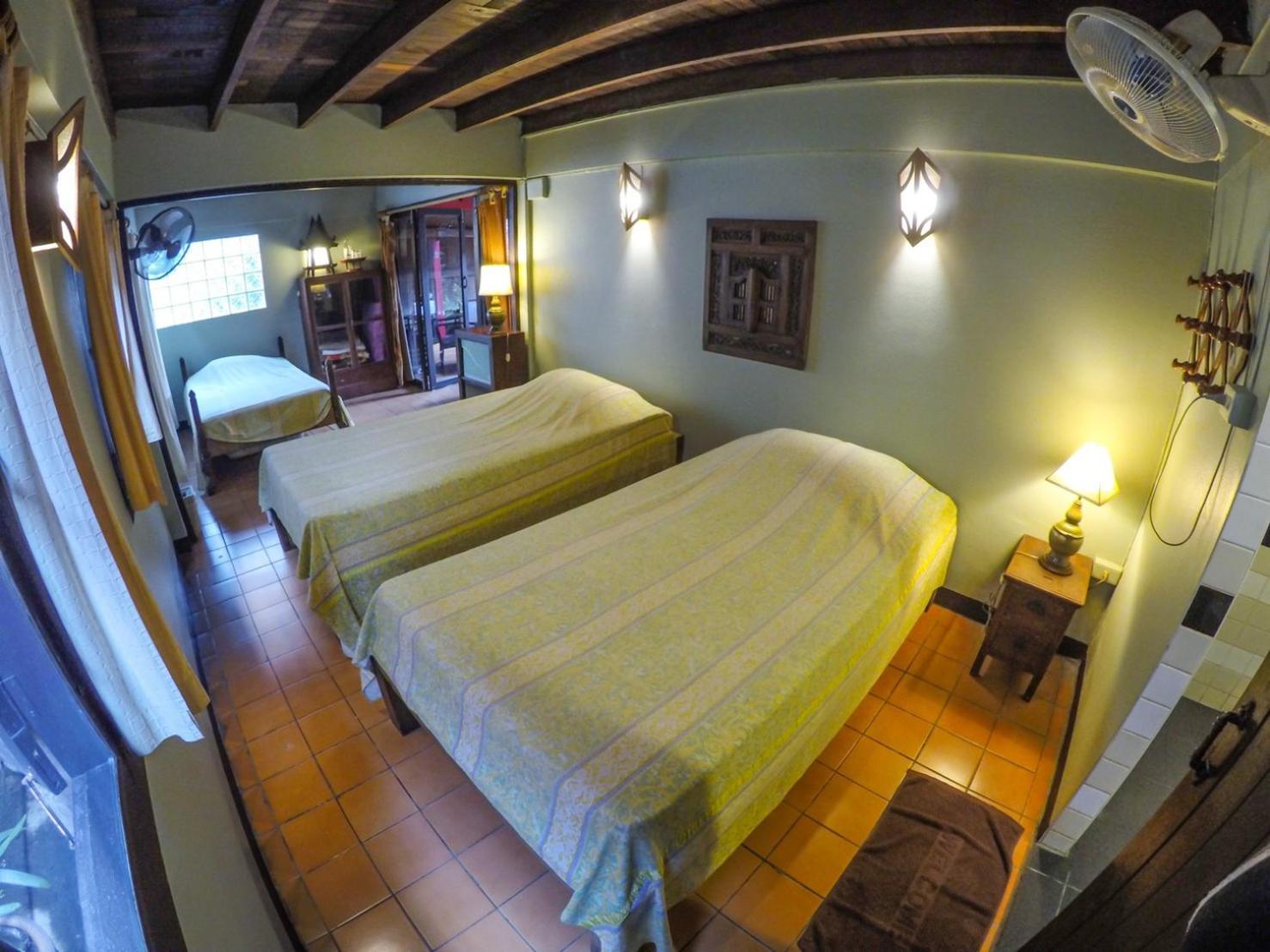 The Riverside Guest House Lampang Exteriör bild